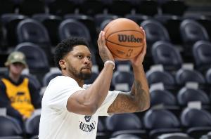 而是凭借蓝 而是凭借蓝