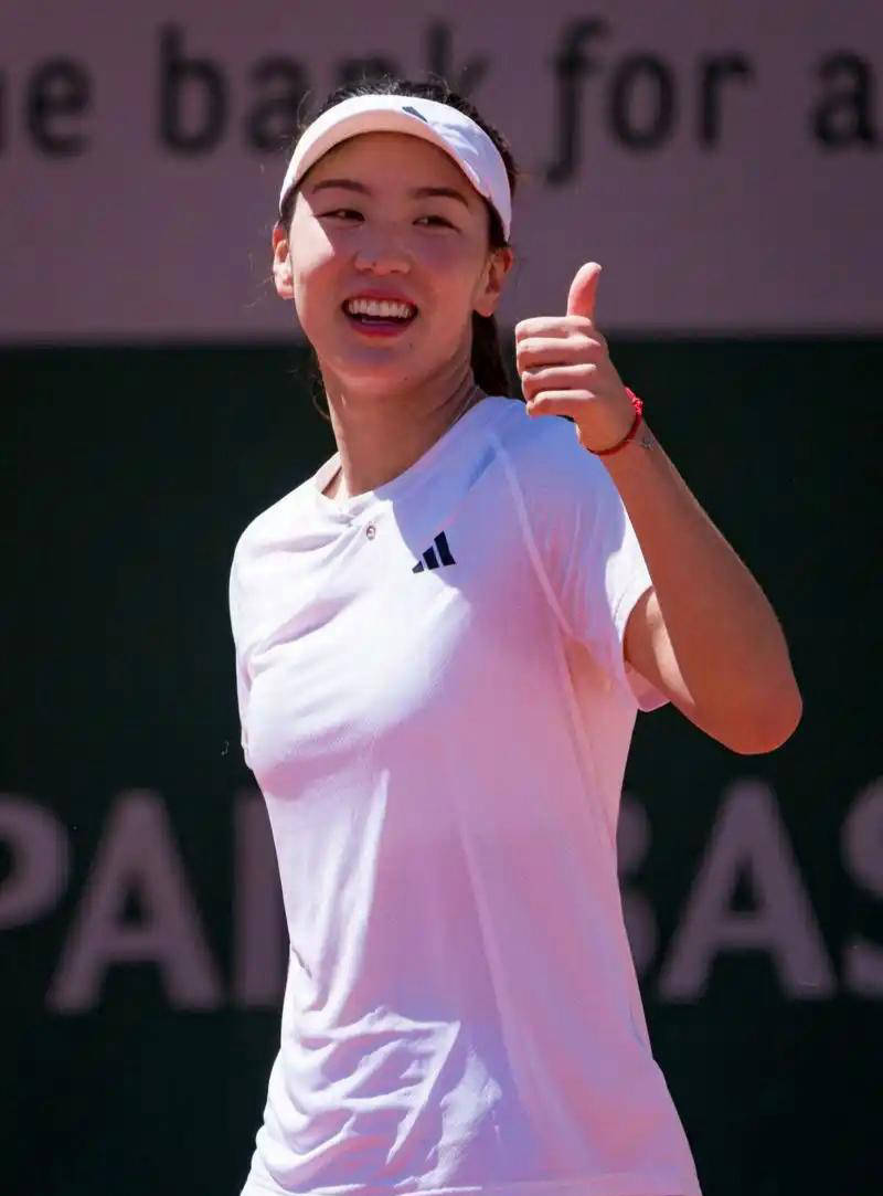 也为她在商 也为她在商