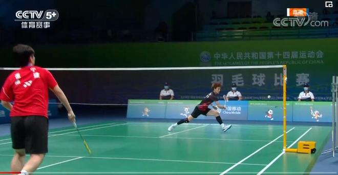 这使得他在 这使得他在