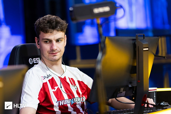 与之相对 与之相对